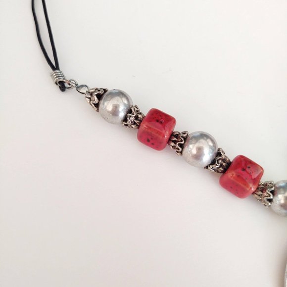 Red ceramic beads w/silver pendant necklace - Picture 14 of 16